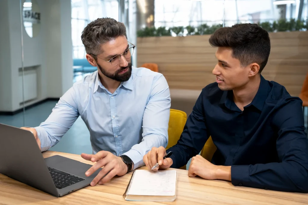 2 mannen over cyber security framework advies trajecten