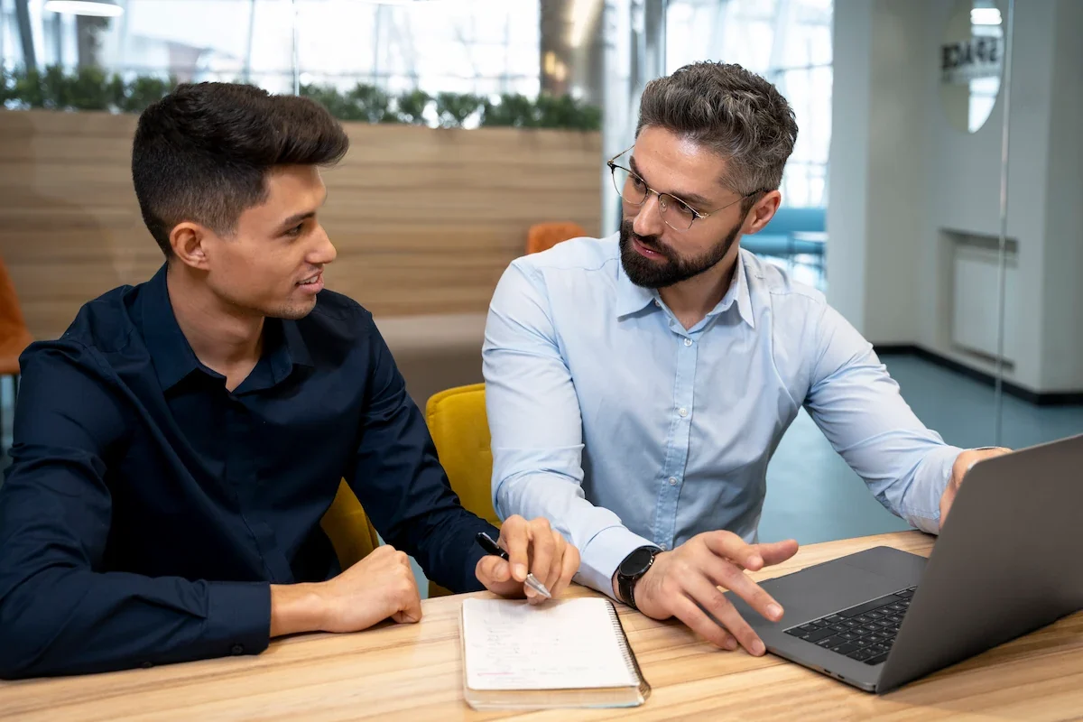 2 mannen over cyber security framework advies trajecten