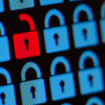slotjes op een beeldscherm voor cybercriminaliteit